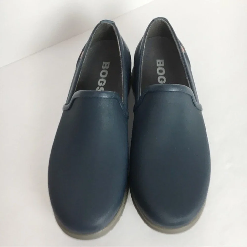 NEW BOGS Womens Size 6 Sweetpea Slip On Dark Blue Waterproof Rain‎ Garden Shoes